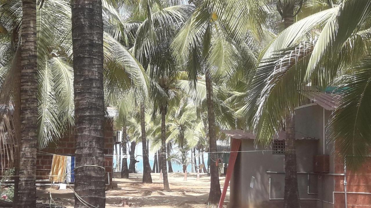 ホテルChintamani Beach House Mālvan エクステリア 写真